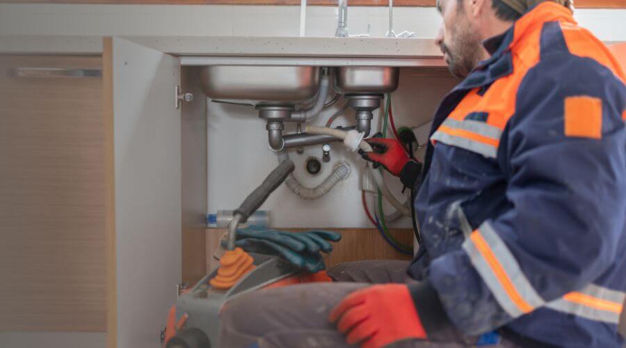 Expert burst pipe repair services in Farnhamville, IA